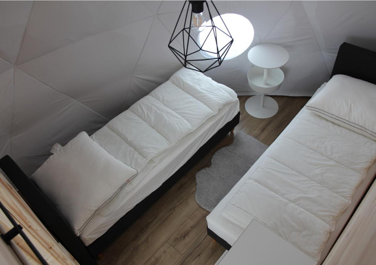 Glamping Gliczarow Klapnioki Bed & Breakfast Lesnica  Ngoại thất bức ảnh