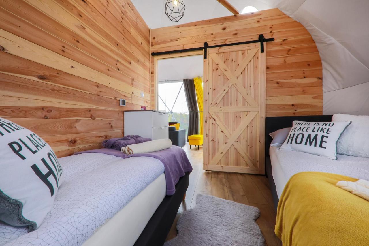 Glamping Gliczarow Klapnioki Bed & Breakfast Lesnica  Ngoại thất bức ảnh