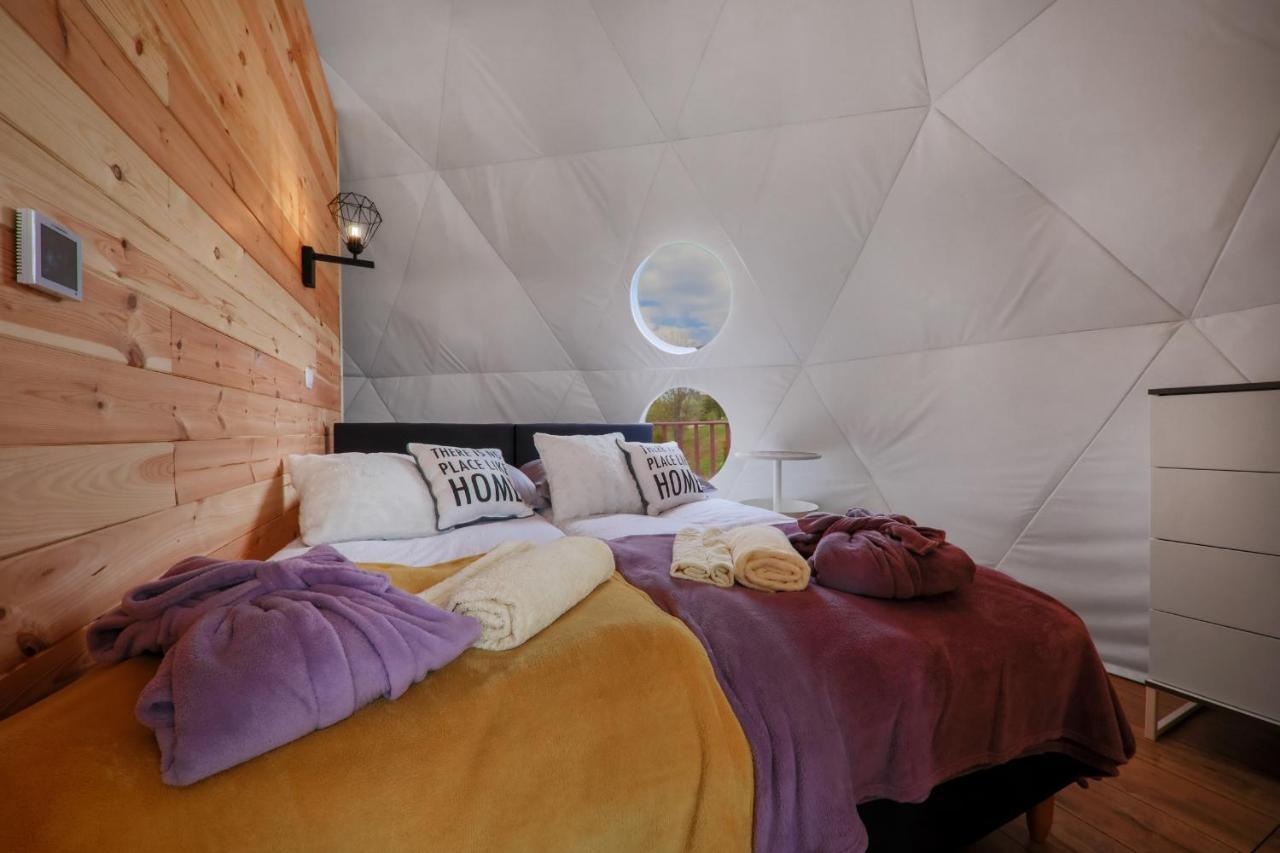 Glamping Gliczarow Klapnioki Bed & Breakfast Lesnica  Ngoại thất bức ảnh